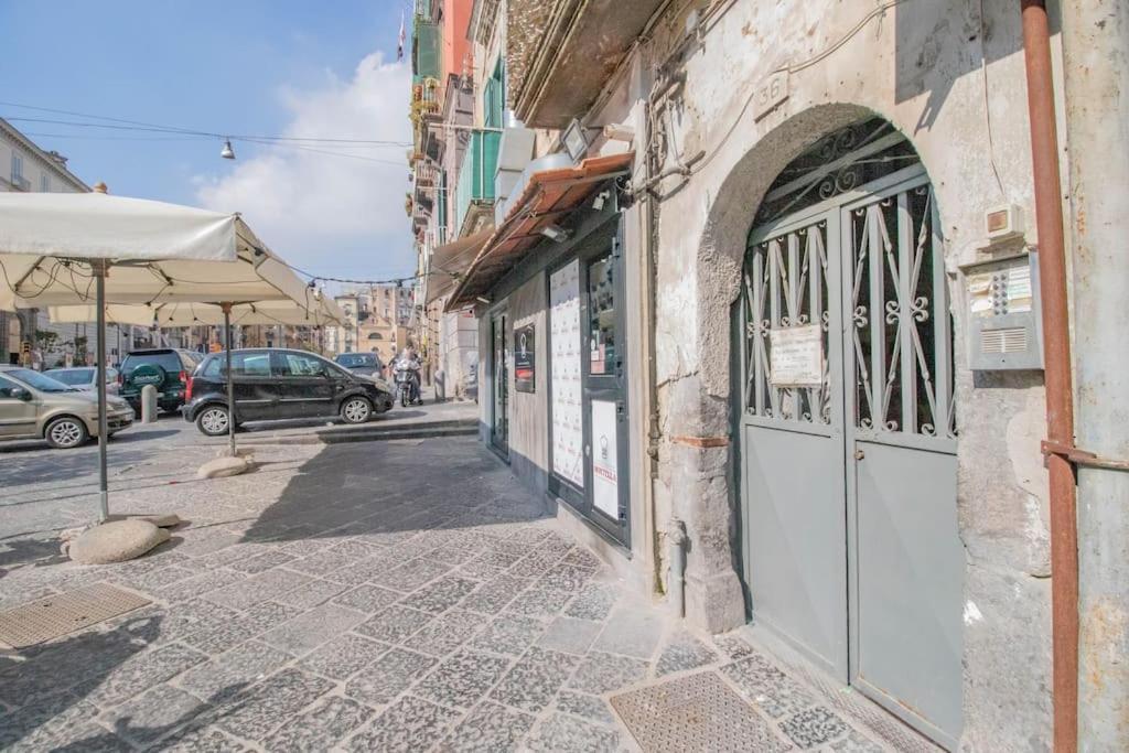 Caracciolo Suites 36 Napoli Bagian luar foto