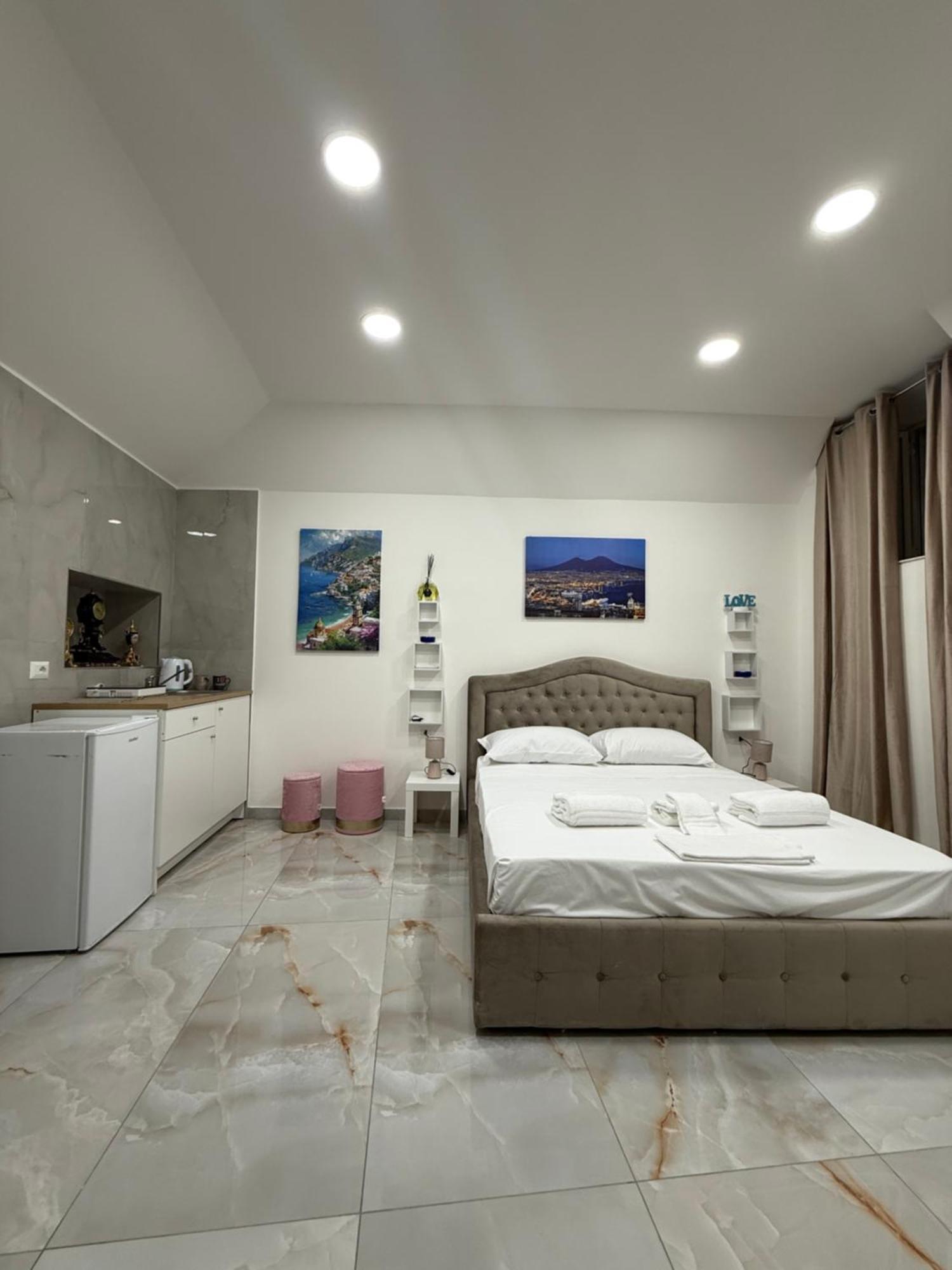 Caracciolo Suites 36 Napoli Bagian luar foto